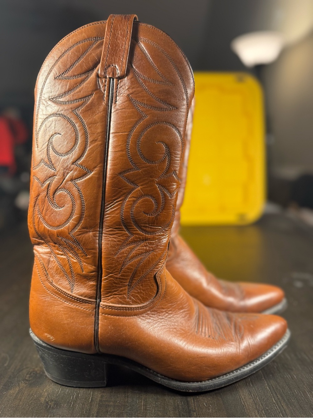Vintage Acme Mens 16104 Tan Leather Cowboy Boots Size 9 EW Extra Wide Western